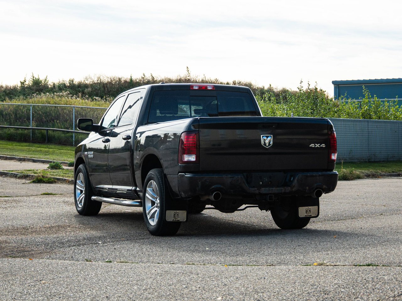 2017 Ram 1500 4WD Crew Cab 140.5 Sport Black Sherwood Park - photo #11