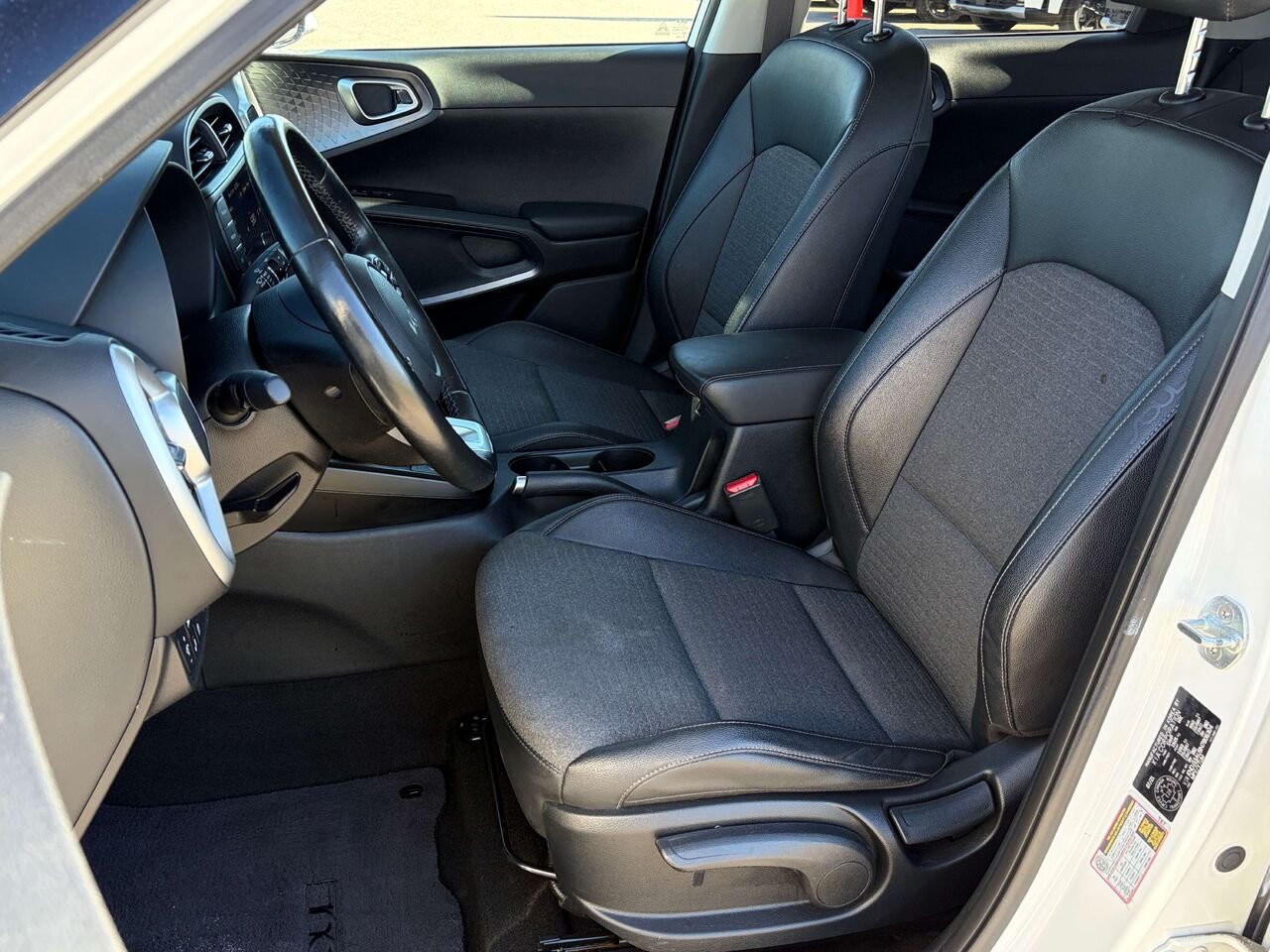 2022 Kia Soul White Gatineau - photo #12
