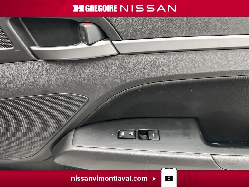 2018 Hyundai Elantra White Laval - photo #12
