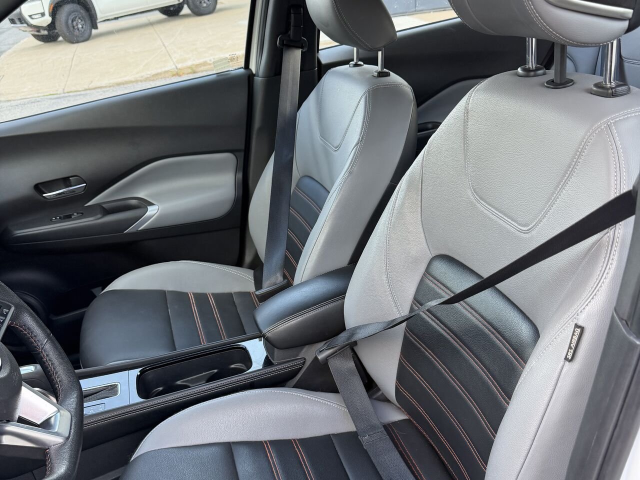 2023 Nissan Kicks SR PRIVILÈGE White Châteauguay - photo #8