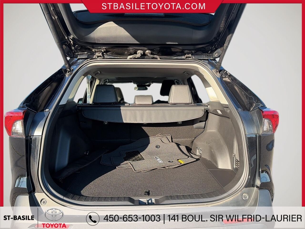 2025 TOYOTA RAV4 Midnight Black Metallic Saint-Basile-le-Grand - photo #8