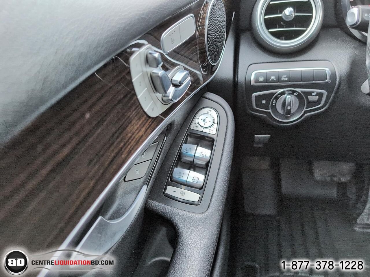 2017 Mercedes-Benz GLC GLC 300 4 portes 4MATIC | BD0430 White Granby - photo #13
