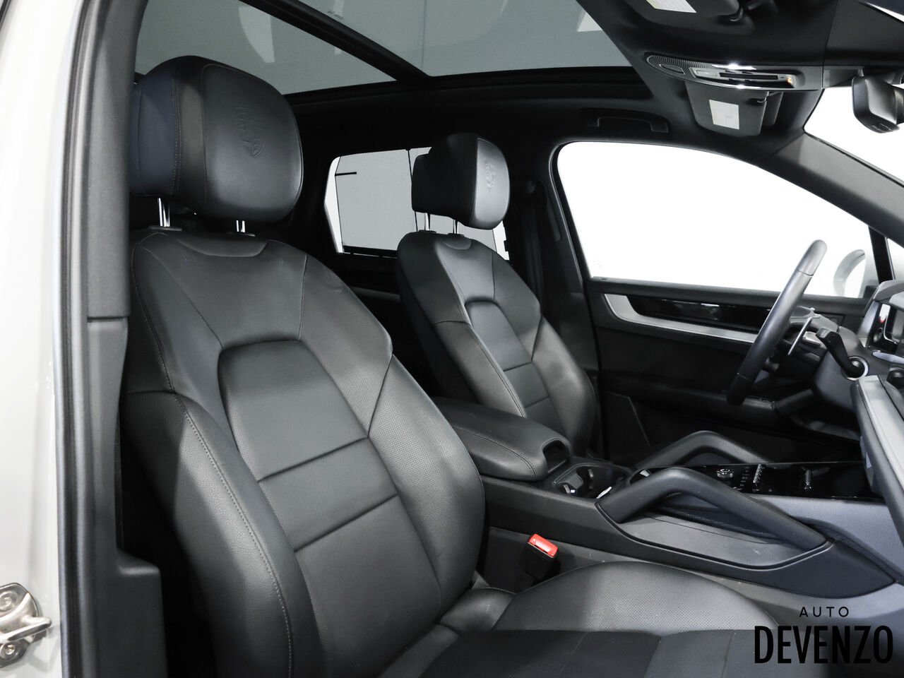 2025 Porsche Cayenne Grey Saint-Eustache - photo #6