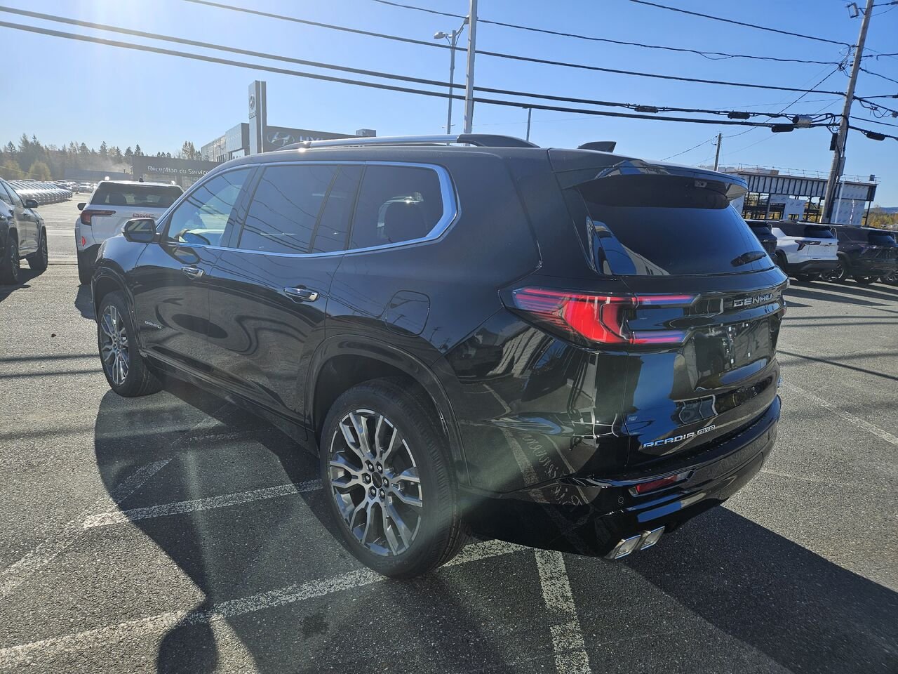 GMC Acadia Denali Ultimate 4 portes TI 2027 Ébène crépuscule métallisé Thetford Mines - photo #5