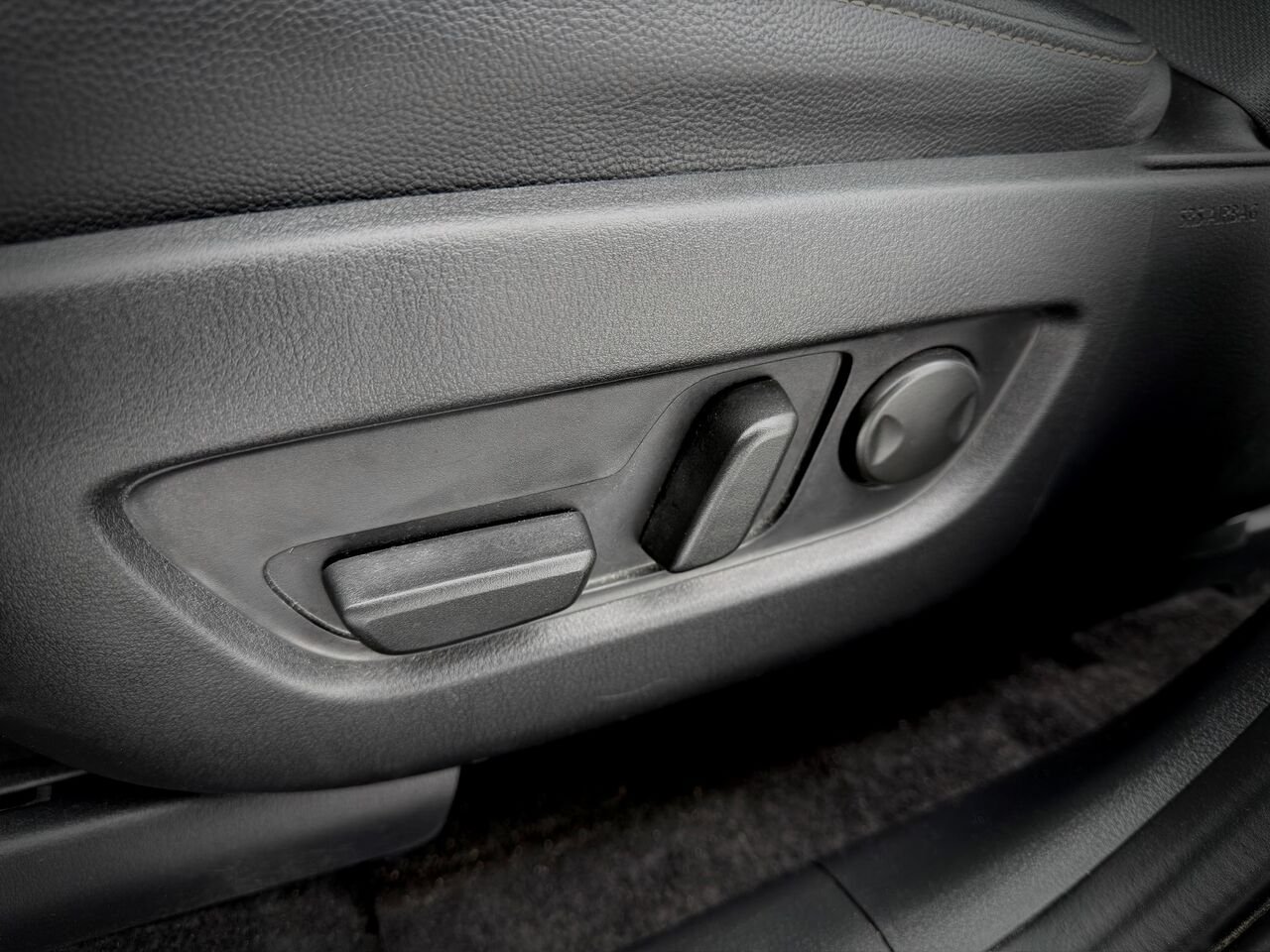 2024 Mazda CX-90 hybride léger GS-L 4WD Silver Notre-Dame-des-Prairies - photo #31