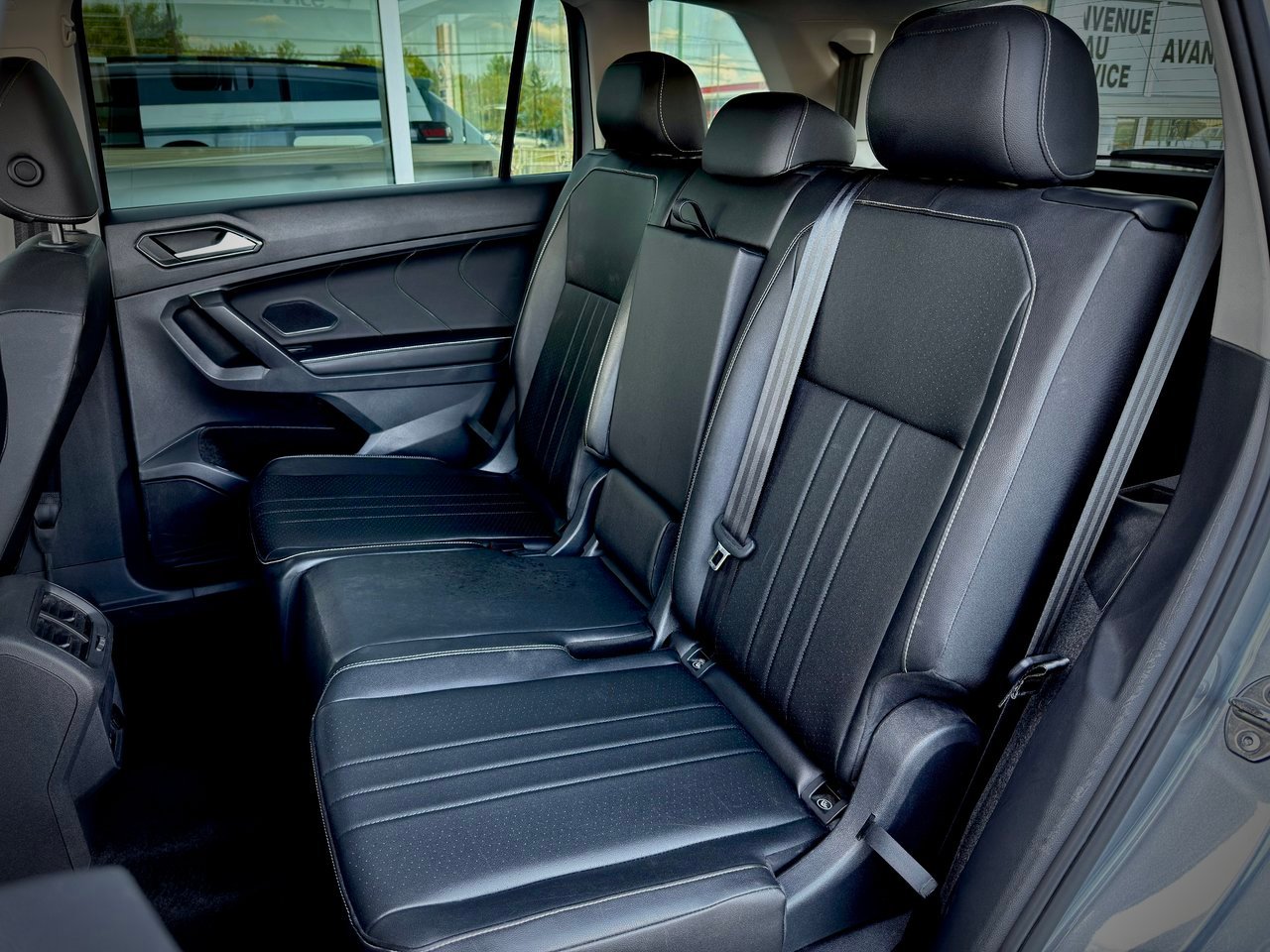 Volkswagen Tiguan 2023 Gris Notre-Dame-des-Prairies - photo #13