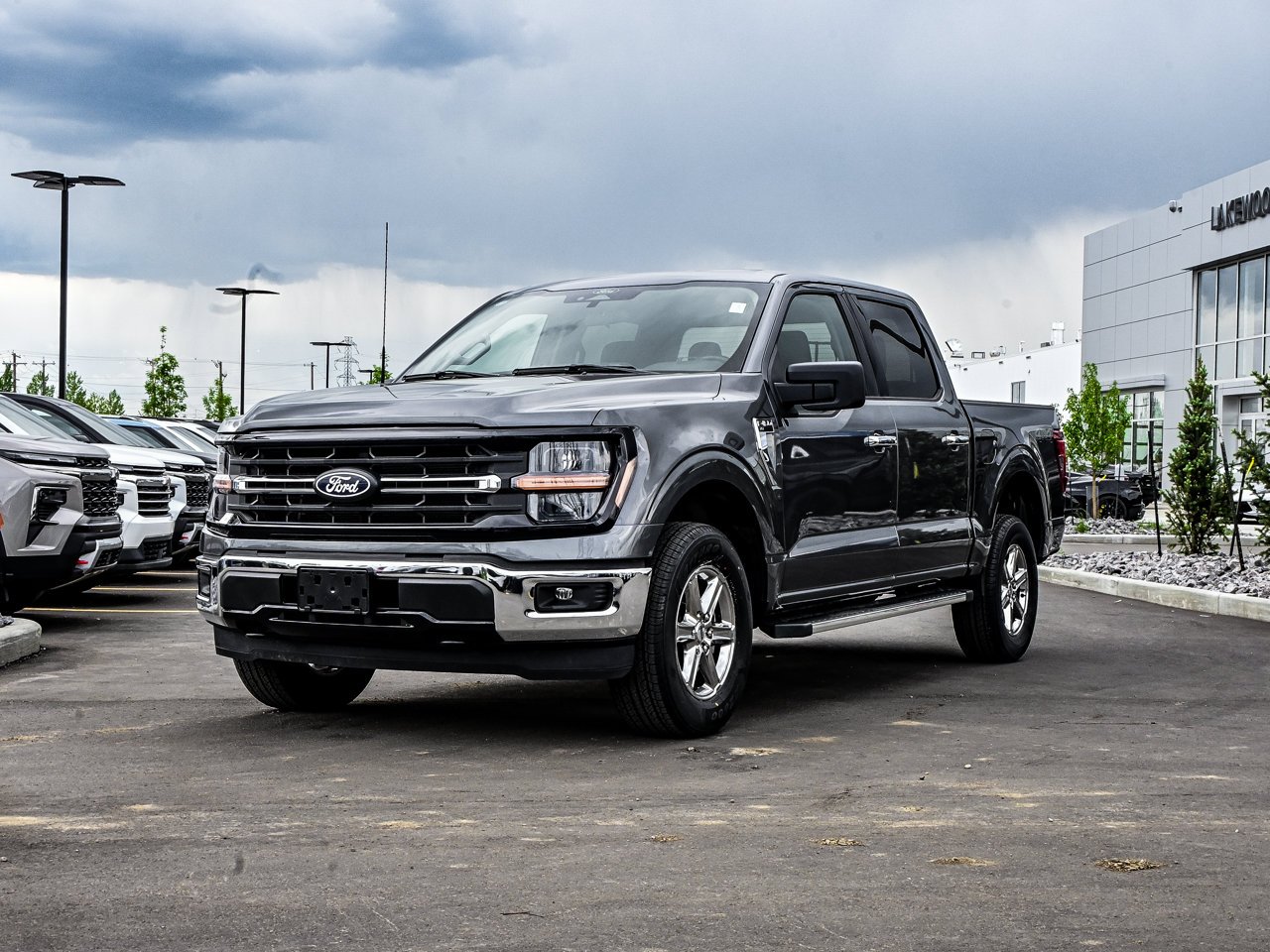2025 Ford F-150 XLT 4WD SuperCrew 5.5' Box Grey Sherwood Park - photo #3