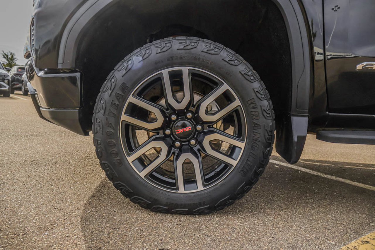 2022 GMC Sierra 1500 4WD Crew Cab 147 AT4 Black Sherwood Park - photo #12