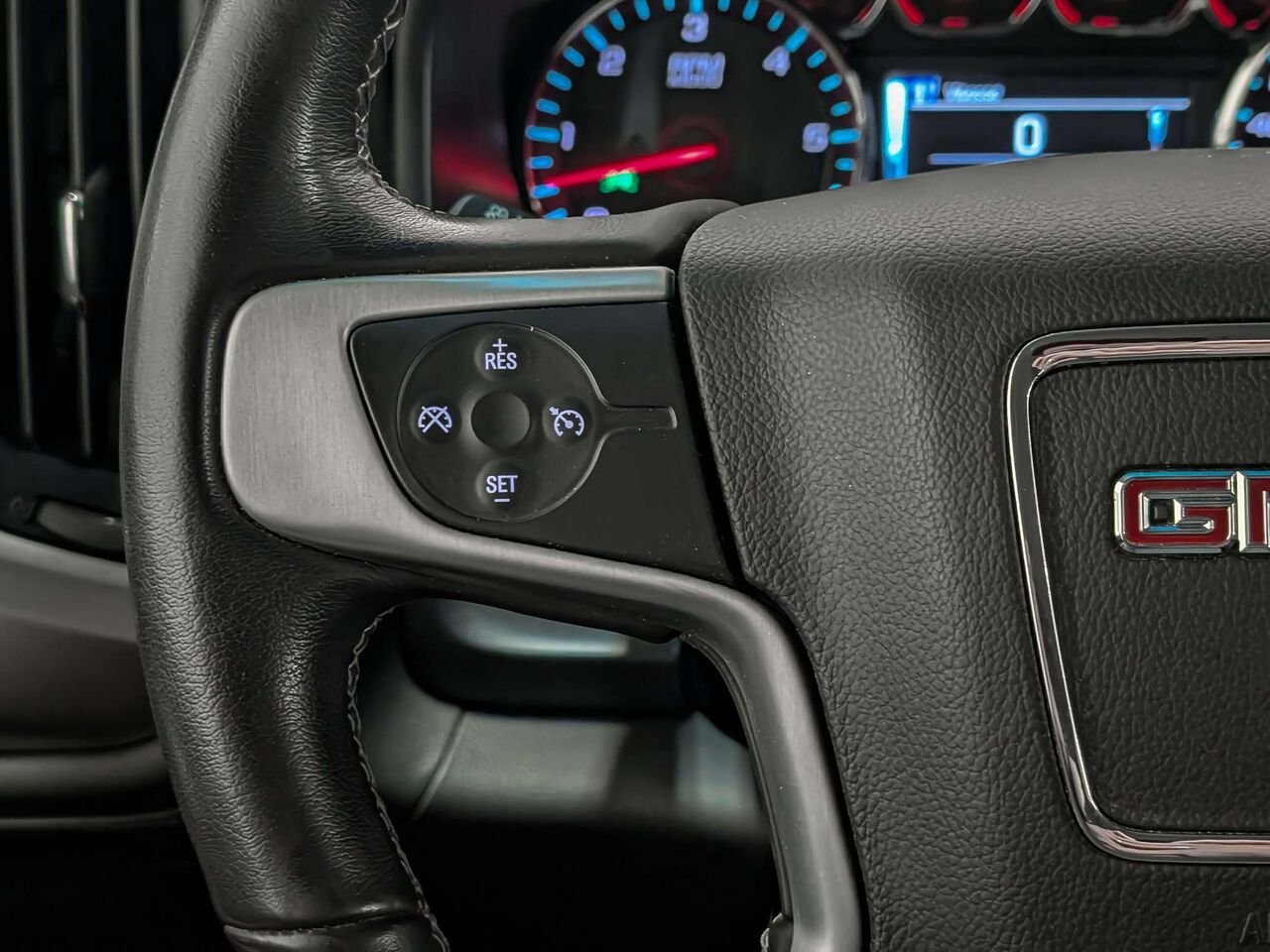 2018 GMC Sierra 2500 SLT 4WD Crew Cab Moteur 6.0l Essence Red Sherbrooke - photo #13