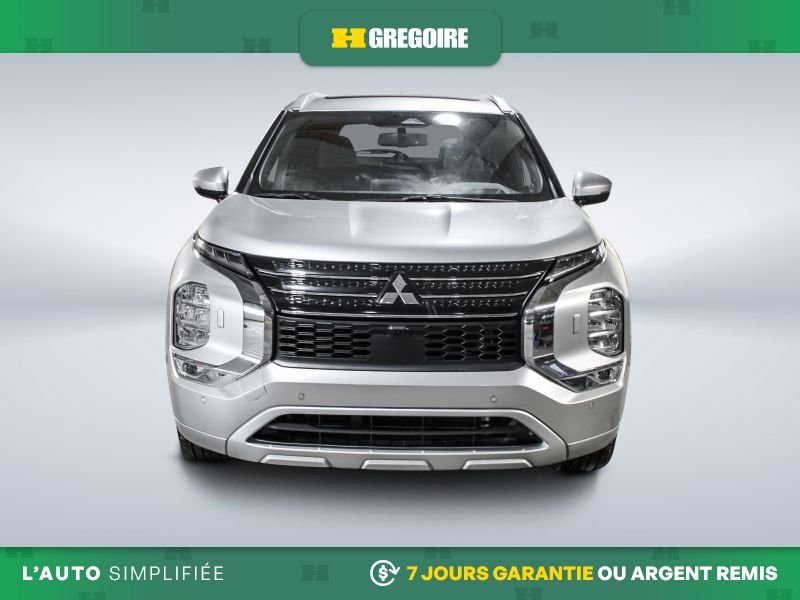 2023 Mitsubishi Outlander Silver Laval - photo #1