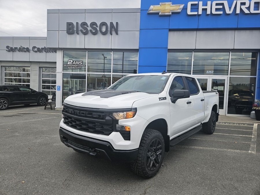 Chevrolet Silverado 1500 Custom Trail Boss cabine multiplace 4RM 157 po 2026 Blanc sommet