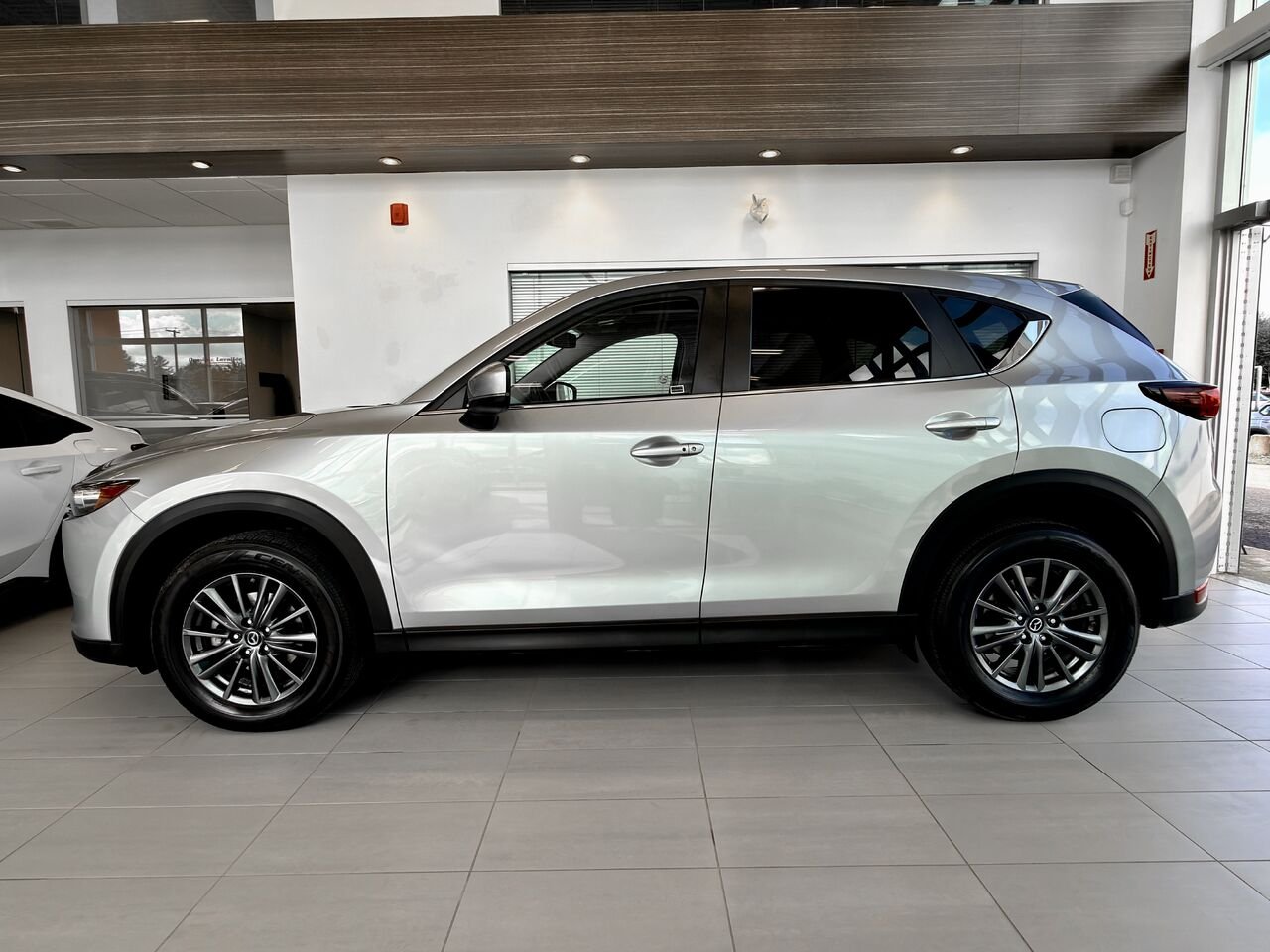 2020 Mazda CX-5 Silver Notre-Dame-des-Prairies - photo #5