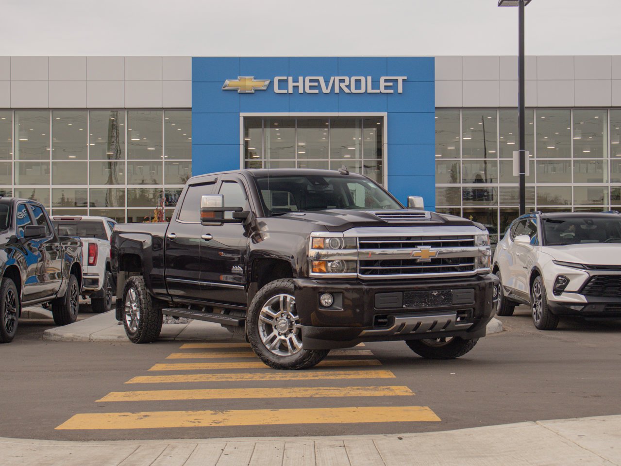 2018 Chevrolet Silverado 2500HD 4WD Crew Cab 153 High Country Havana Metallic Sherwood Park - photo #1
