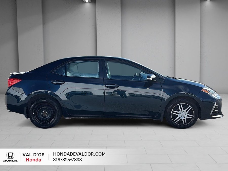 2017 Toyota Corolla Berline 4 portes CVT SE Blue