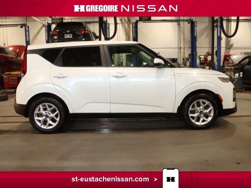 2022 Kia Soul White Laval - photo #12