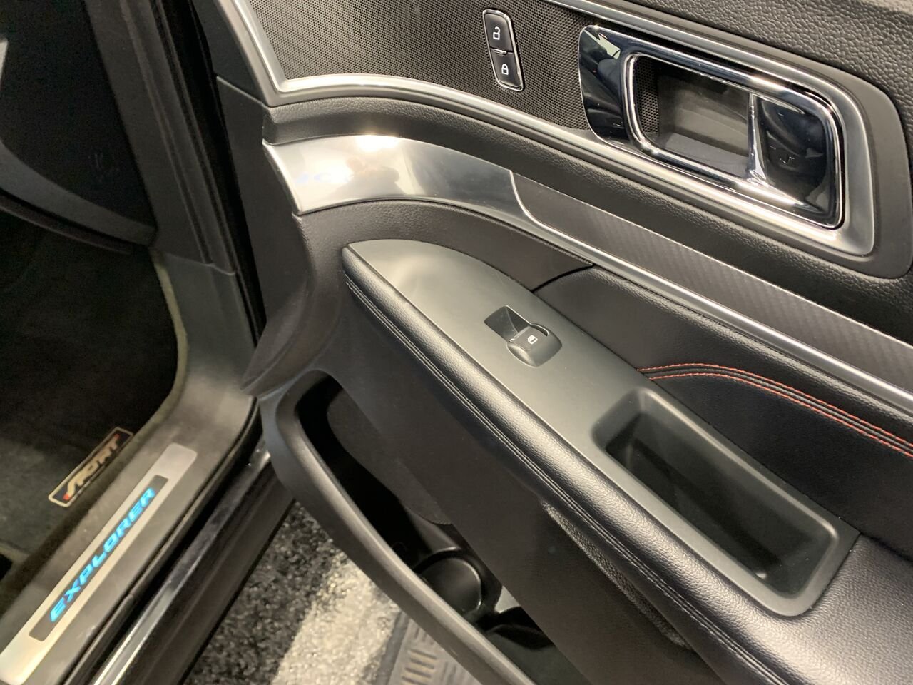 2017 Ford Explorer Black Châteauguay - photo #20