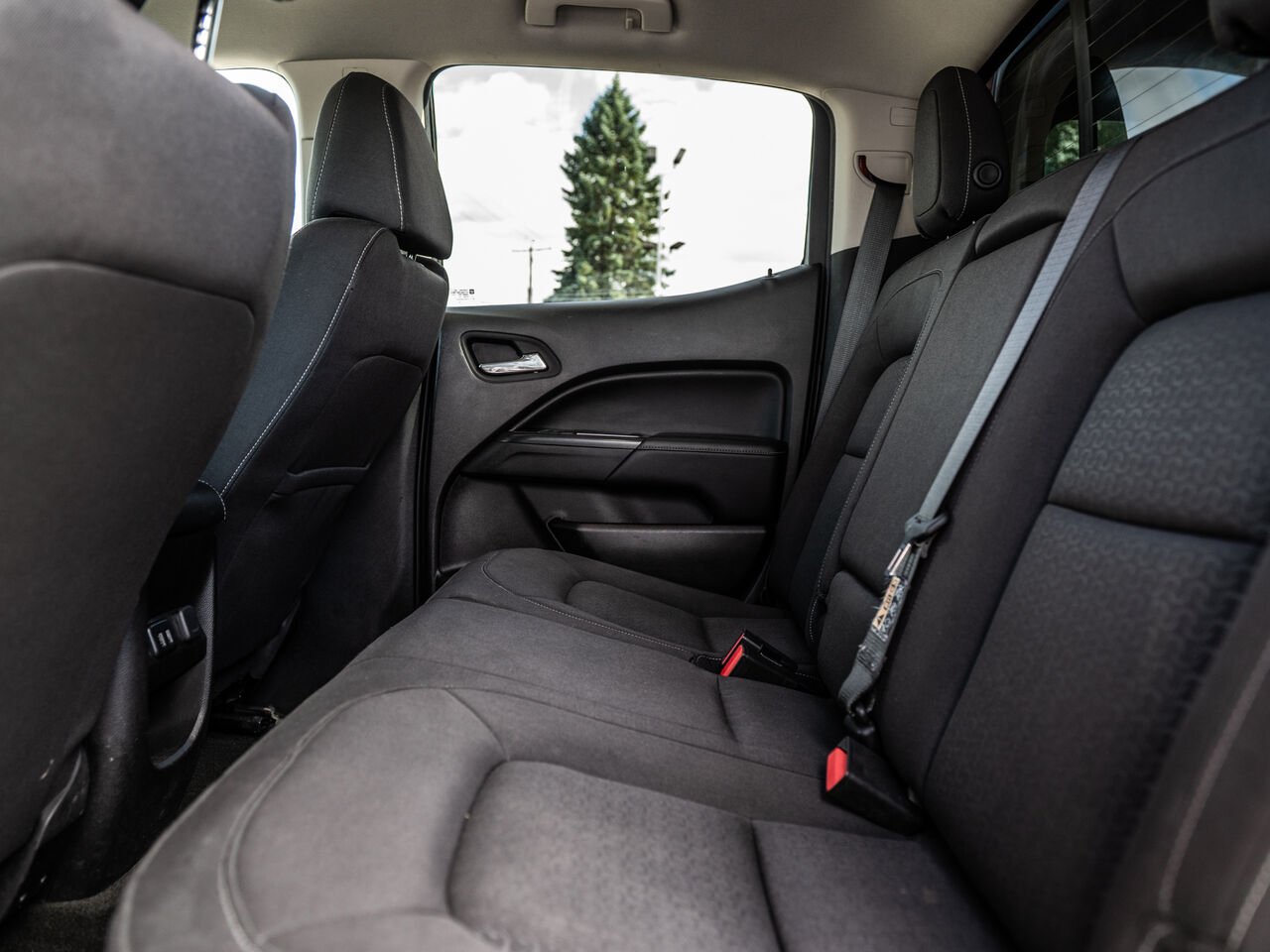 GMC Canyon 2016 Rouge Sainte-Julienne - photo #21