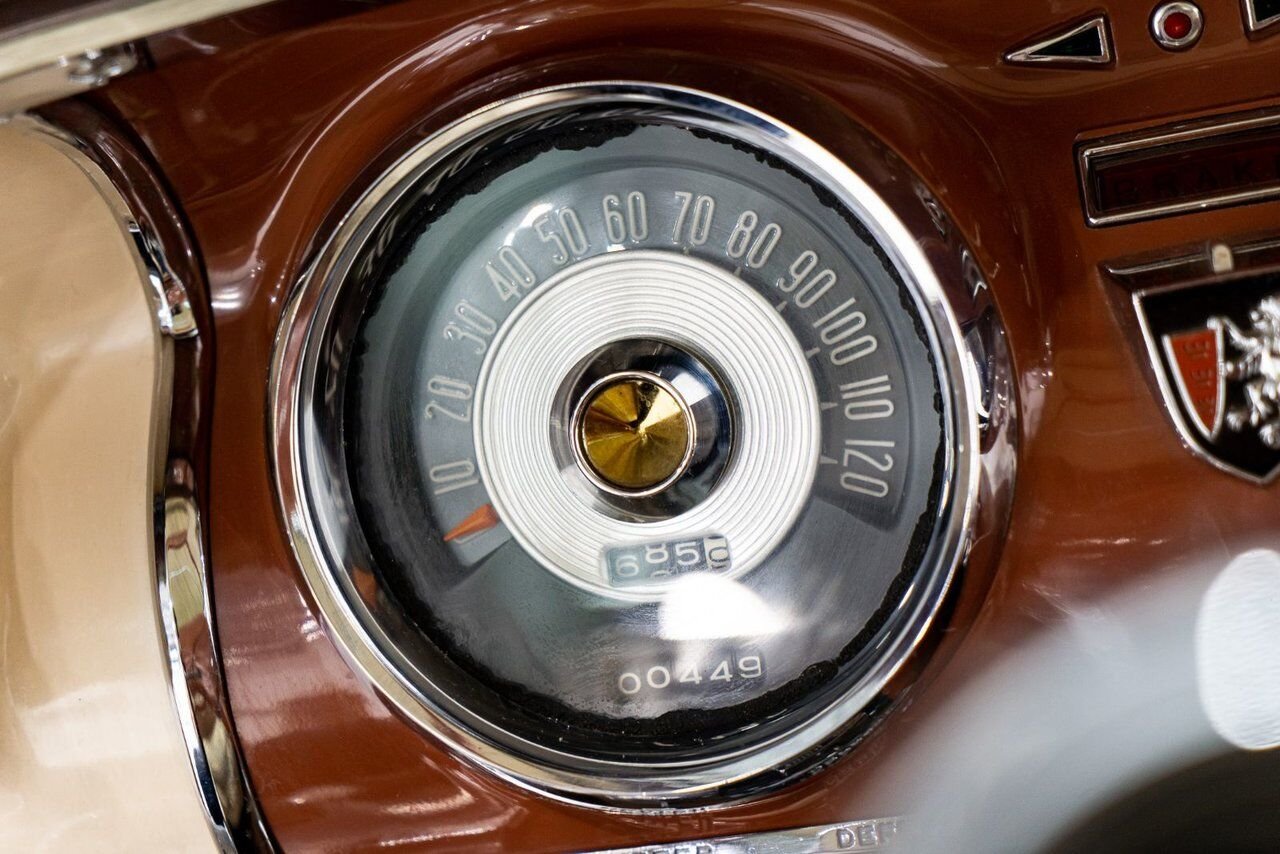 Chrysler New Yorker PRICE IN USD Fantastic driver with extensive documentation | PRICE IN USD 1956 Beige Montréal - photo #62