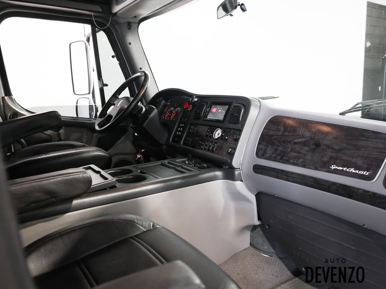 Freightliner Sportchassis 2013 Blanc Saint-Eustache - photo #6