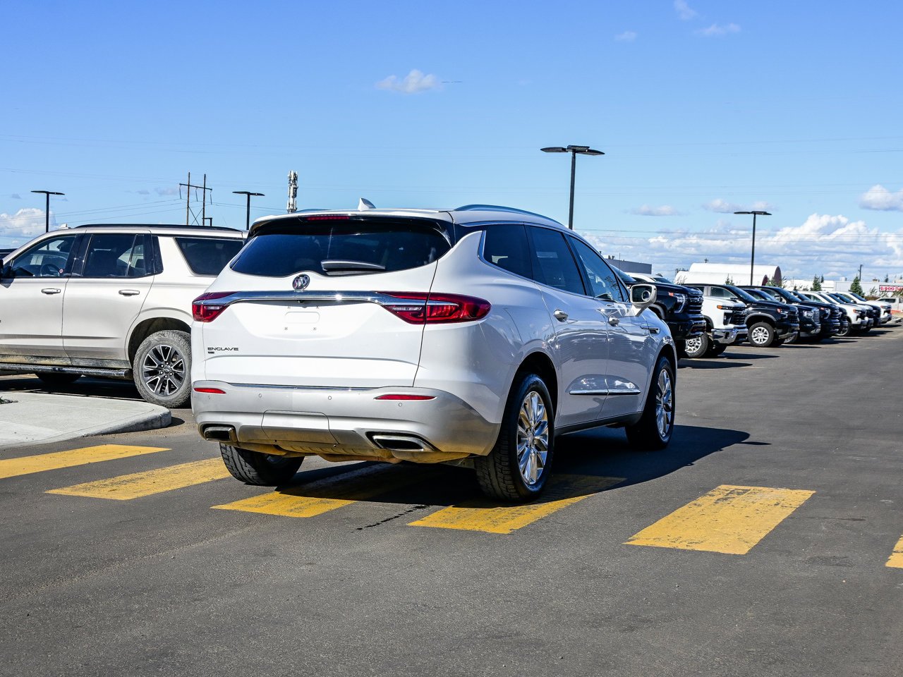 2020 Buick Enclave AWD 4dr Essence White Sherwood Park - photo #11