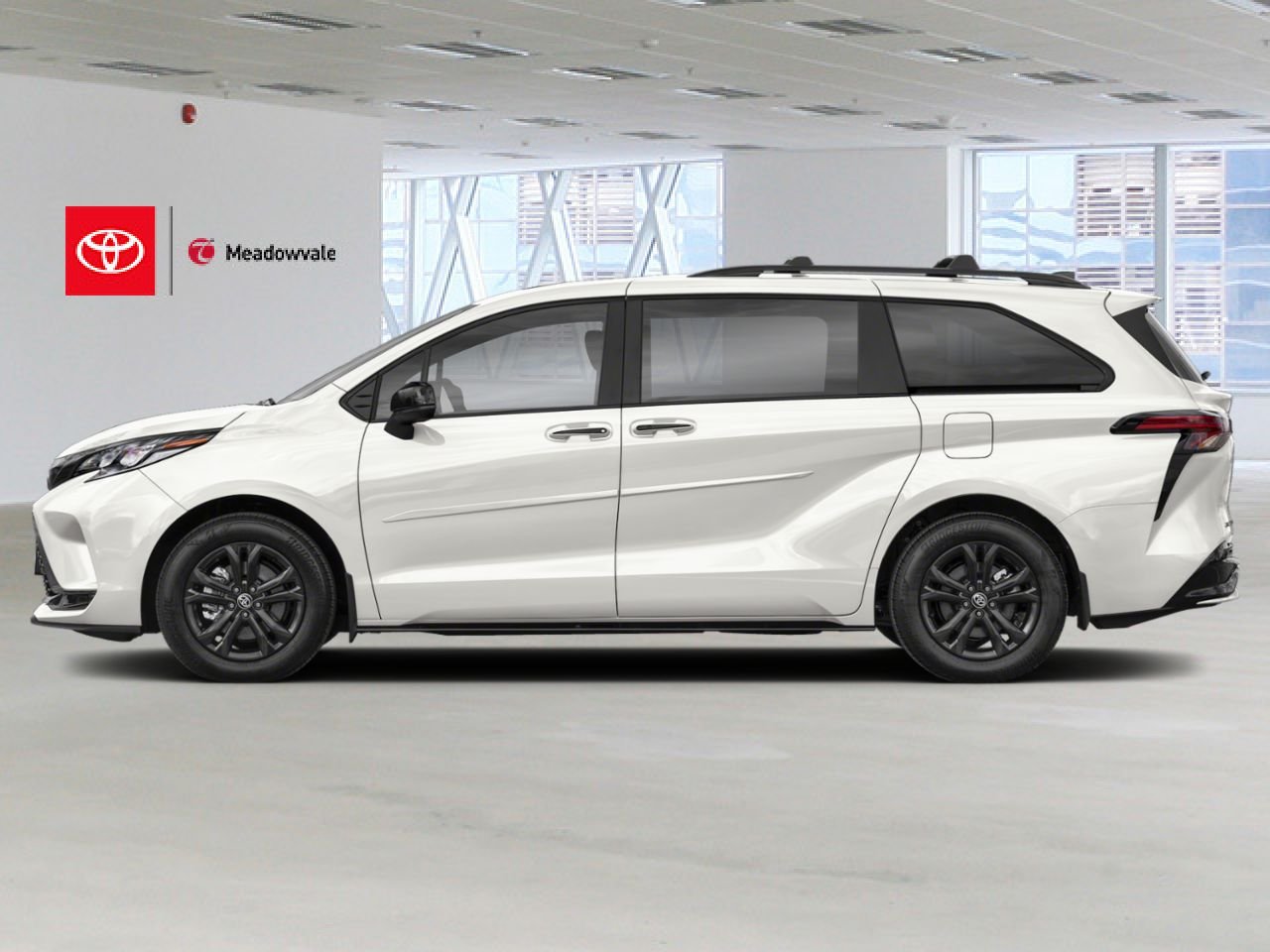 2026 TOYOTA Sienna 18 Inch Alloys, Sunroof, All Wheel Drive, Kick Sensor Power Rear Door, White Mississauga - photo #2