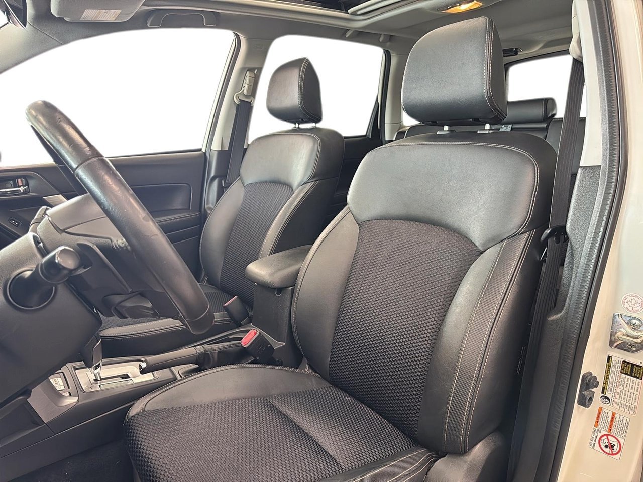 2017 Subaru Forester White Baie-Comeau - photo #9