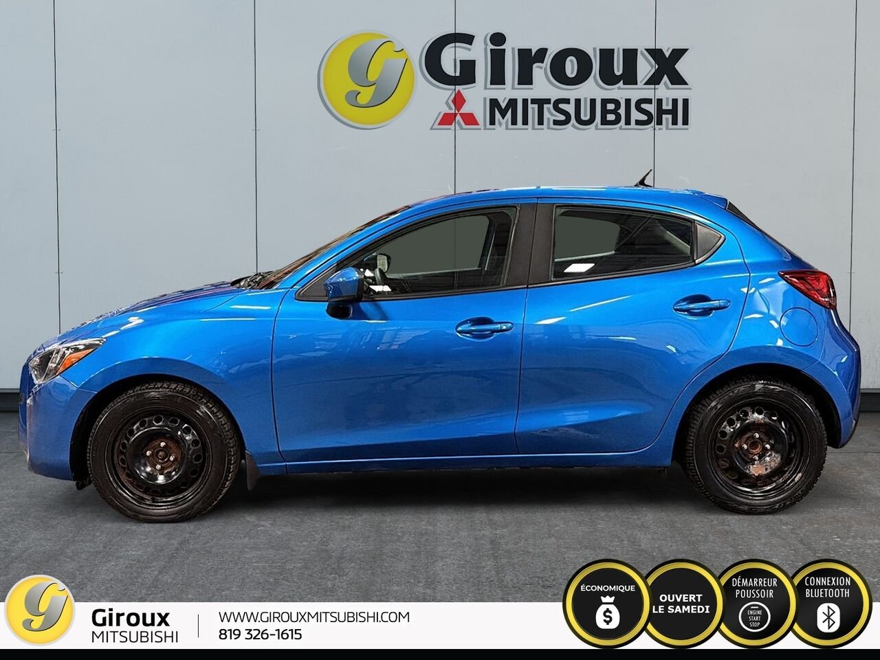 2020 Toyota Yaris Hatchback Blue Sainte-Agathe-des-Monts - photo #2