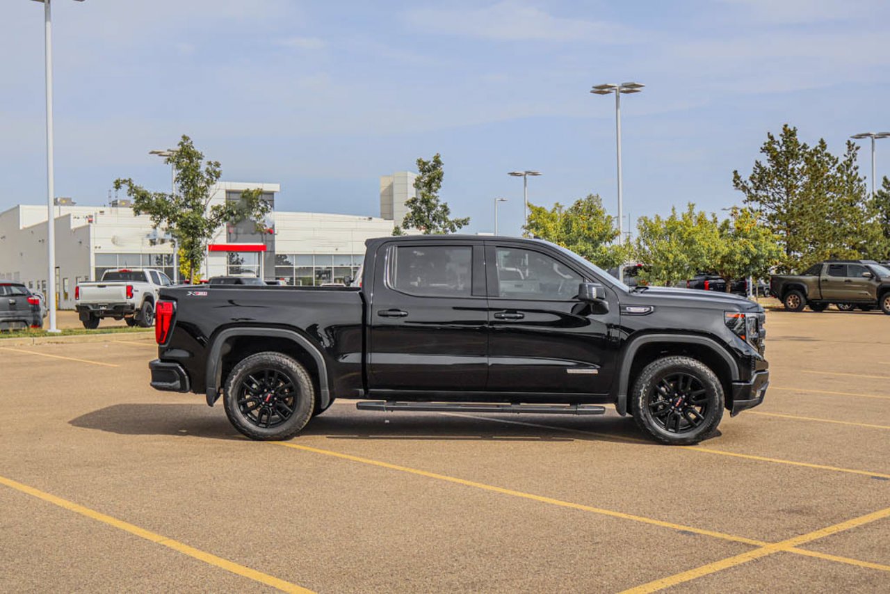 2026 GMC Sierra 1500 4WD Crew Cab 147 Elevation Black Sherwood Park - photo #9