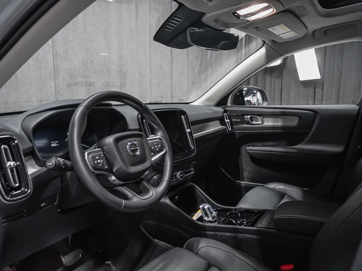 Volvo XC40 B5 ULTRA DARK 2026 Gris Montréal - photo #5