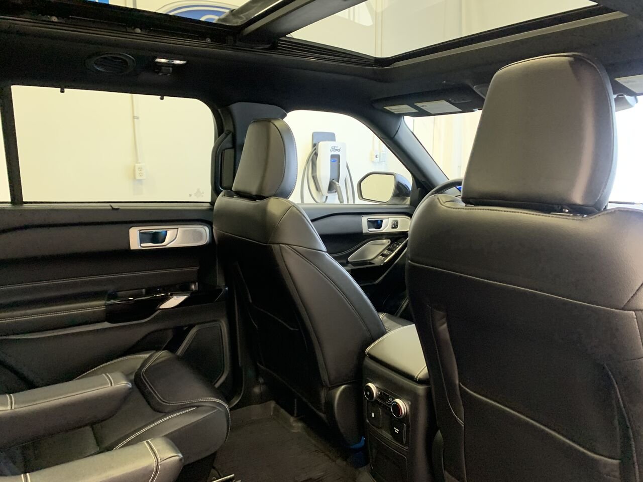 Ford Explorer ST AWD EXPLORER ST 4WD 2024 Blanc Châteauguay - photo #12