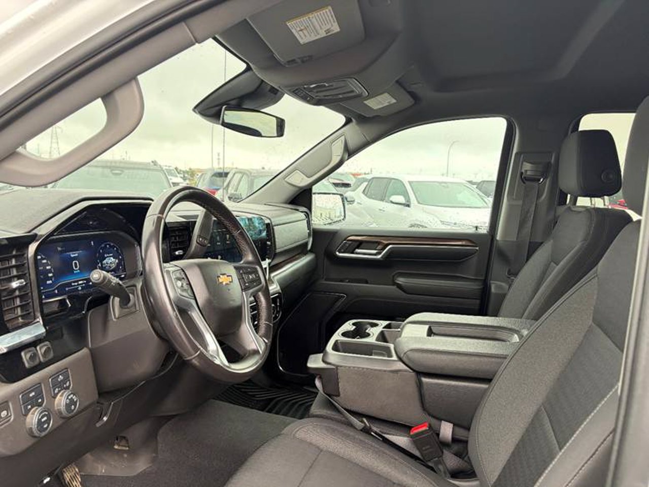 2023 Chevrolet Silverado 1500 4WD Crew Cab 147 LT White Sherwood Park - photo #5