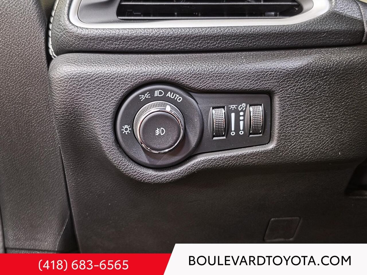 2022 Chrysler Pacifica 100232A-96 | TOURING L Black Québec - photo #10