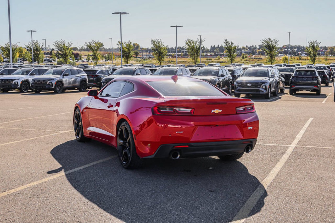 2018 Chevrolet Camaro 2dr Cpe 2LT Red Sherwood Park - photo #5