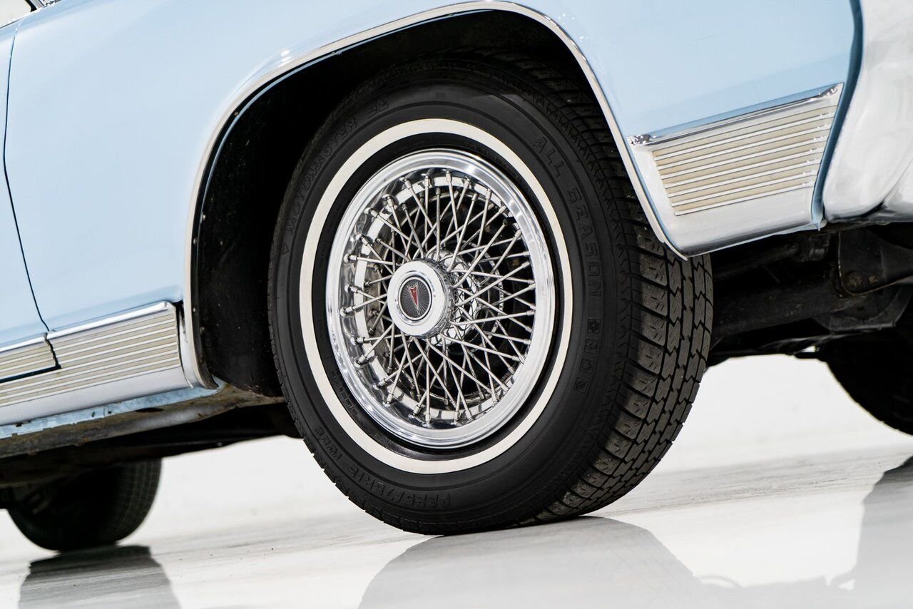 Pontiac Bonneville **PRICE IN USD** 1964 Bleu Montréal - photo #4