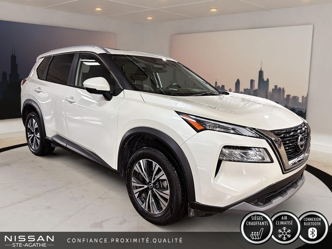 Nissan Rogue SV TI | SEULEMENT 27 125 KM | ENSEMBLE TOIT OUVRANT | SIÈGES CHAUFFANTS 2023 Blanc Saint-Jérôme - photo #2
