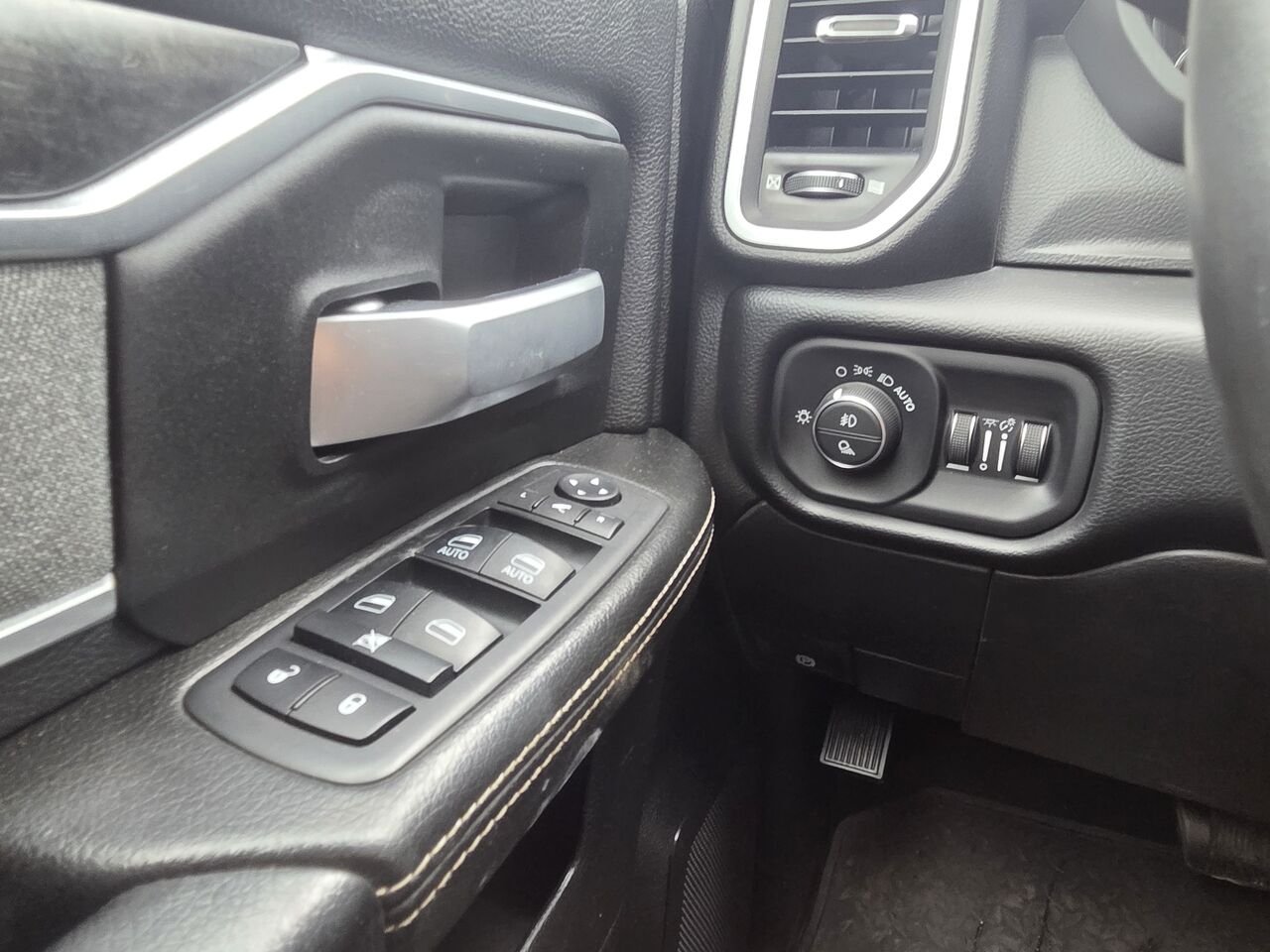 Ram 2500 Cummins BIG HORN 2019 Gris Granby - photo #18