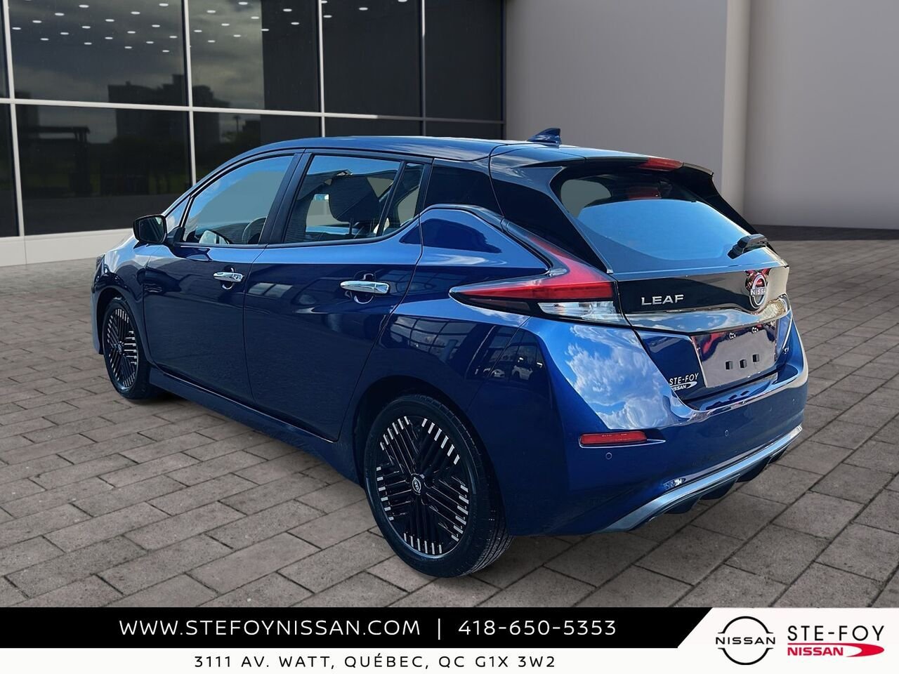 2025 Nissan LEAF SV 40 KWH Blue Ste-Foy - photo #3