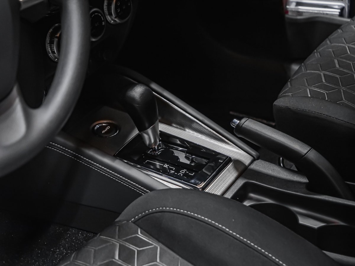 2027 Mitsubishi RVR ES Titanium Grey Montreal - photo #6