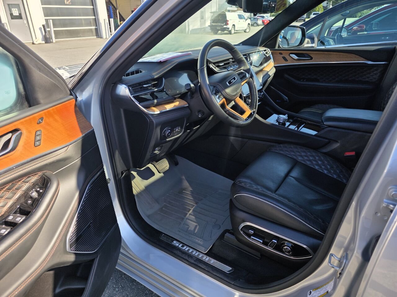 Jeep Grand Cherokee Summit Reserve 2024 Gris Rouyn-Noranda - photo #6