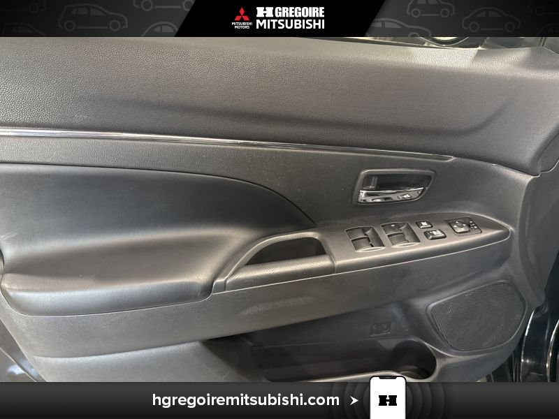 2020 Mitsubishi RVR Black Saint-Eustache - photo #12