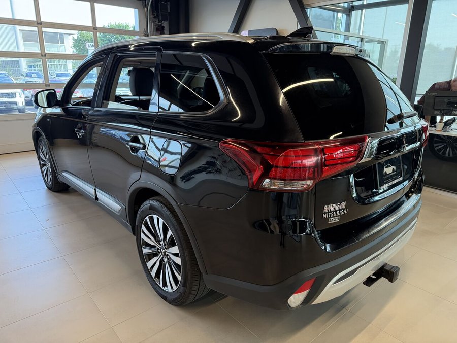 Mitsubishi Outlander SE Touring AWC, V6, Remorquage 3500lbs 2019 Noir
