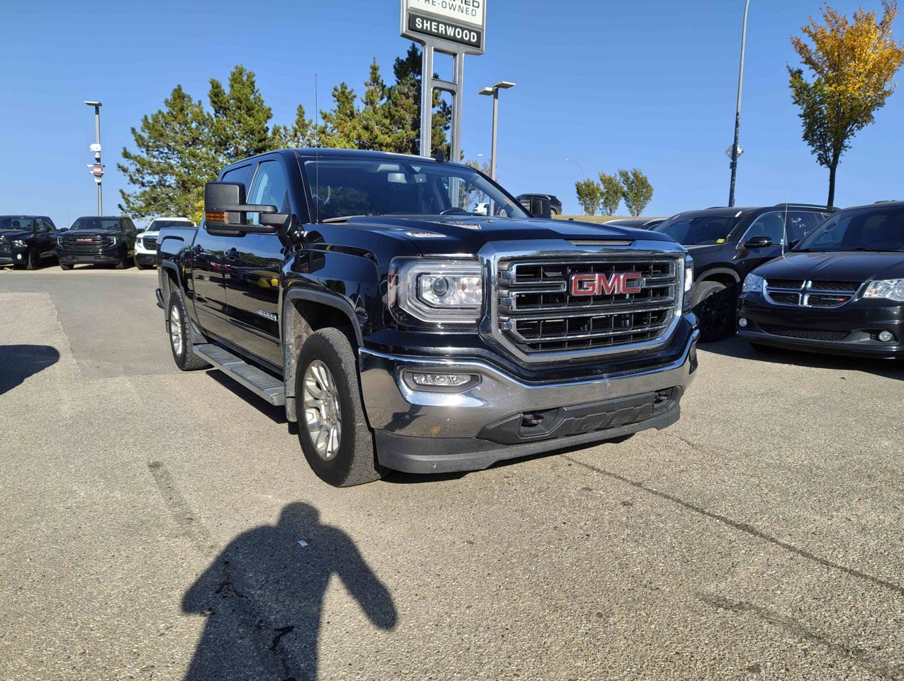 2017 GMC Sierra 1500 4WD Crew Cab 143.5 SLE Black Sherwood Park - photo #2