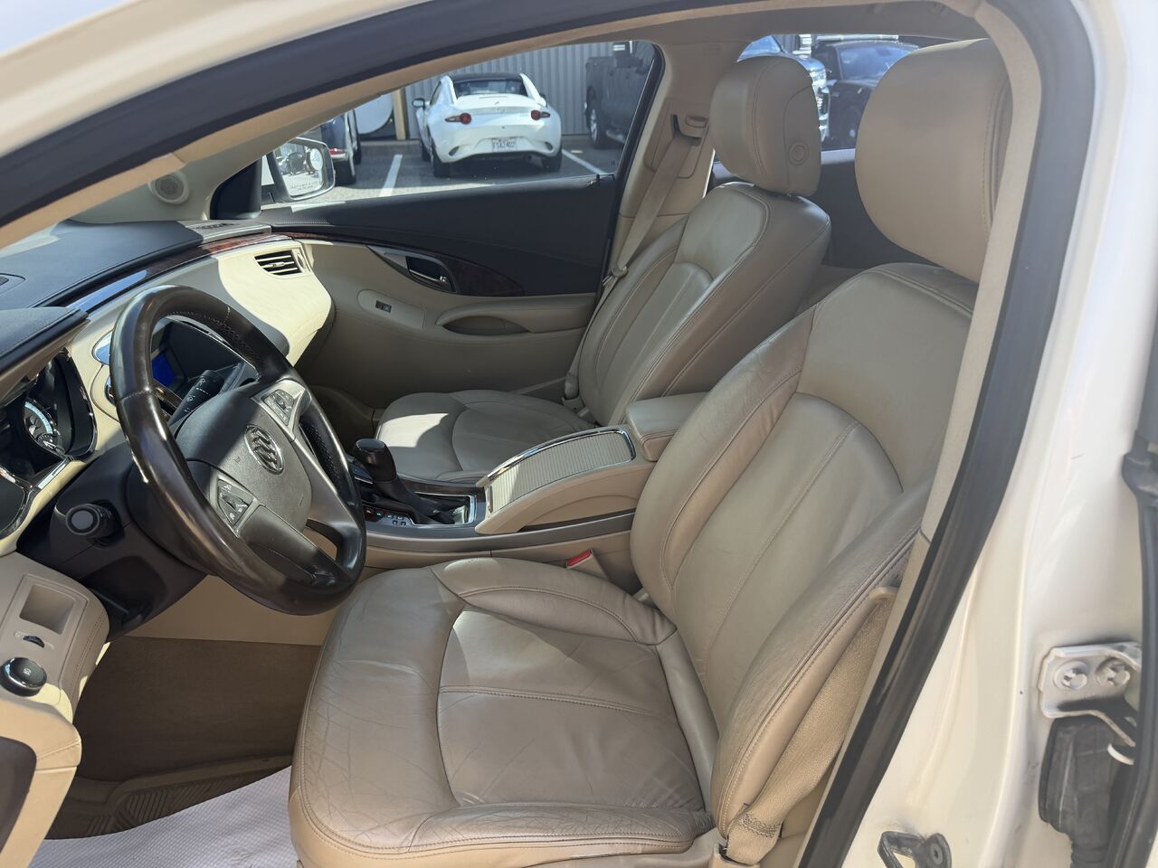 Photo 11 — Buick LaCrosse 2010
