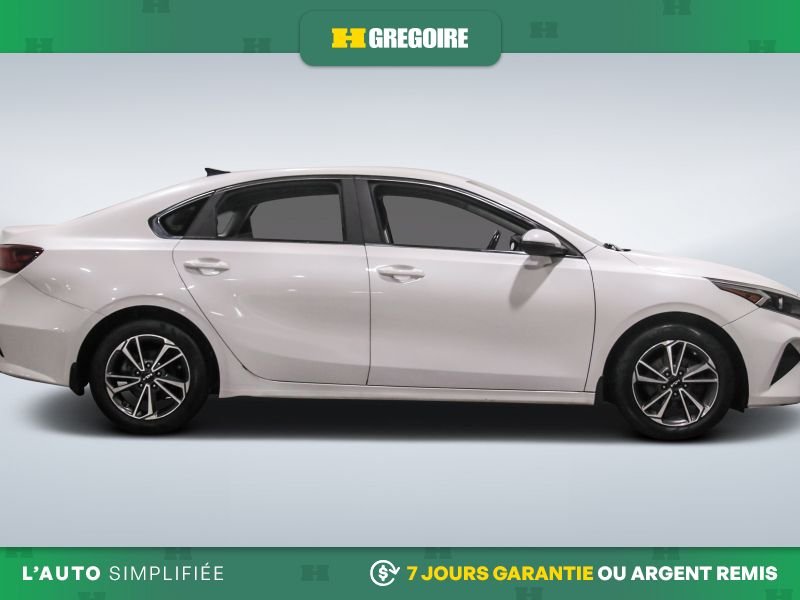 Kia Forte 2022 Blanc Laval - photo #10