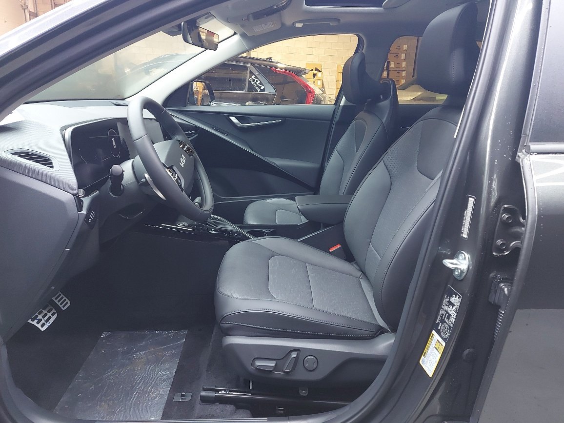 2026 Kia Niro Interstellar Grey Blainville - photo #13