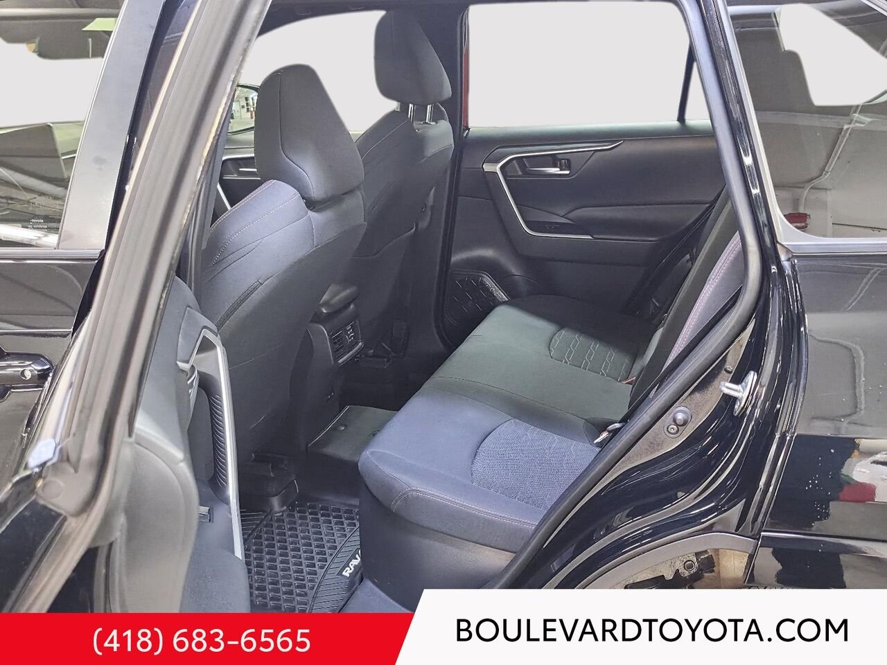 Toyota RAV4 hybride rechargeable 100527A-60 | HYBRIDE SE, AWD 2025 Noir Québec - photo #17