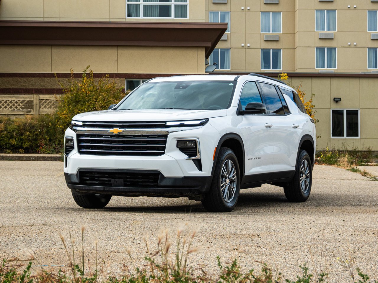 2026 Chevrolet Traverse AWD 4dr LT White Sherwood Park - photo #3