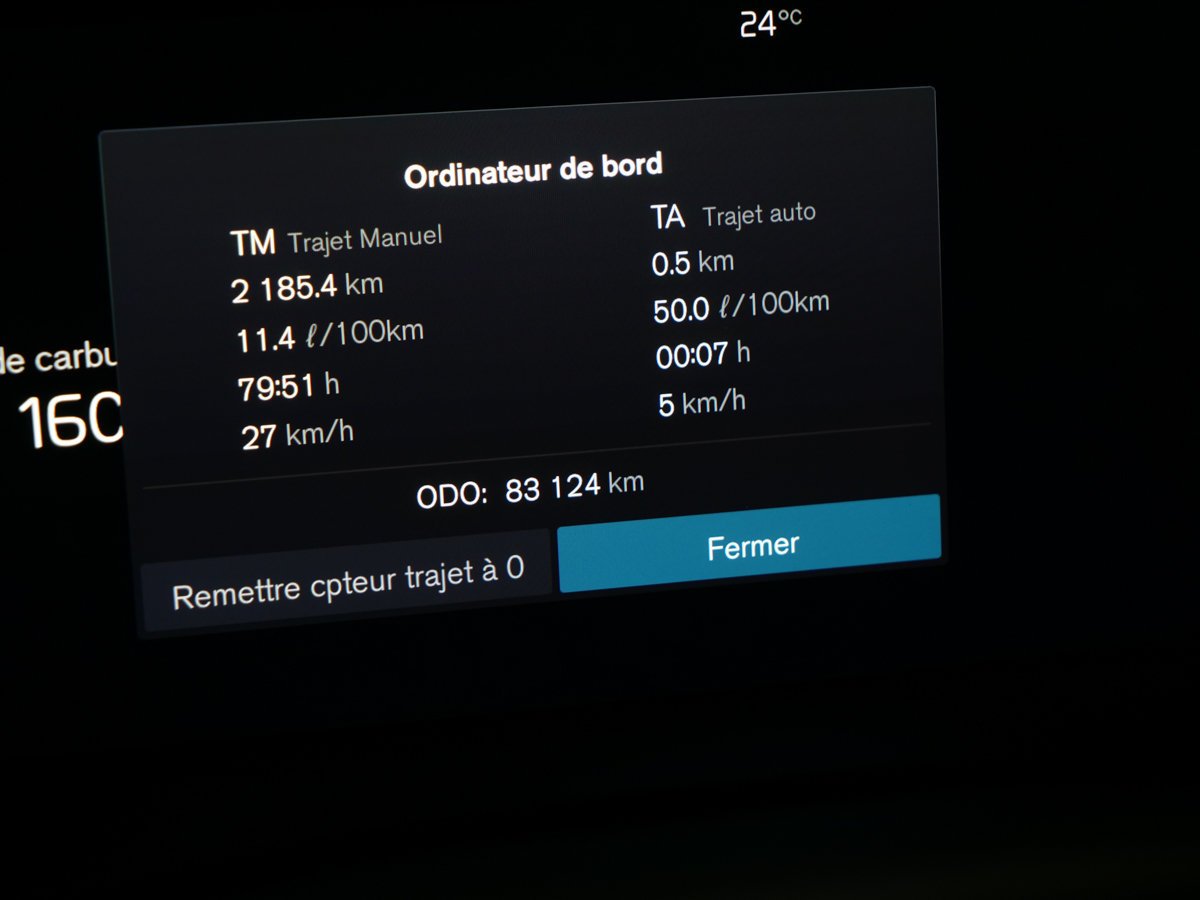 2022 Volvo XC60 B6 MOMENTUM Grey Montreal - photo #8