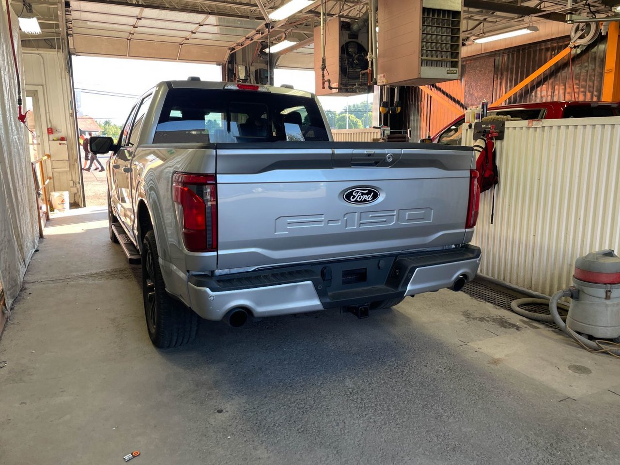 Ford F-150 XLT HYBRID CREW 4X4 303A *3.5L ECOBOOST NAV CAM360 2024 Gris Saint-Jérôme - photo #5