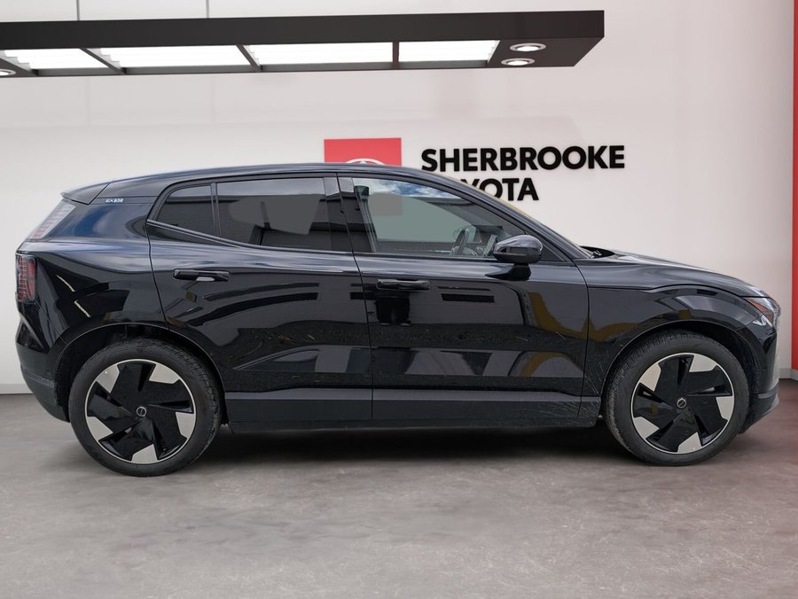 2025 Volvo EX30 PERFORMANCE/SIÈGES CHAUFFANTS/SIÈGES EN CUIR/AC BIZONE/CAMÉRA DE RECUL/TOIT PANORAMIQUE FIXE Black